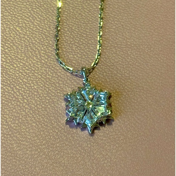 Swarovski crystal Snowflake pendant chain Magic Snowflake, Rhodium plated silver - Picture 11 of 15